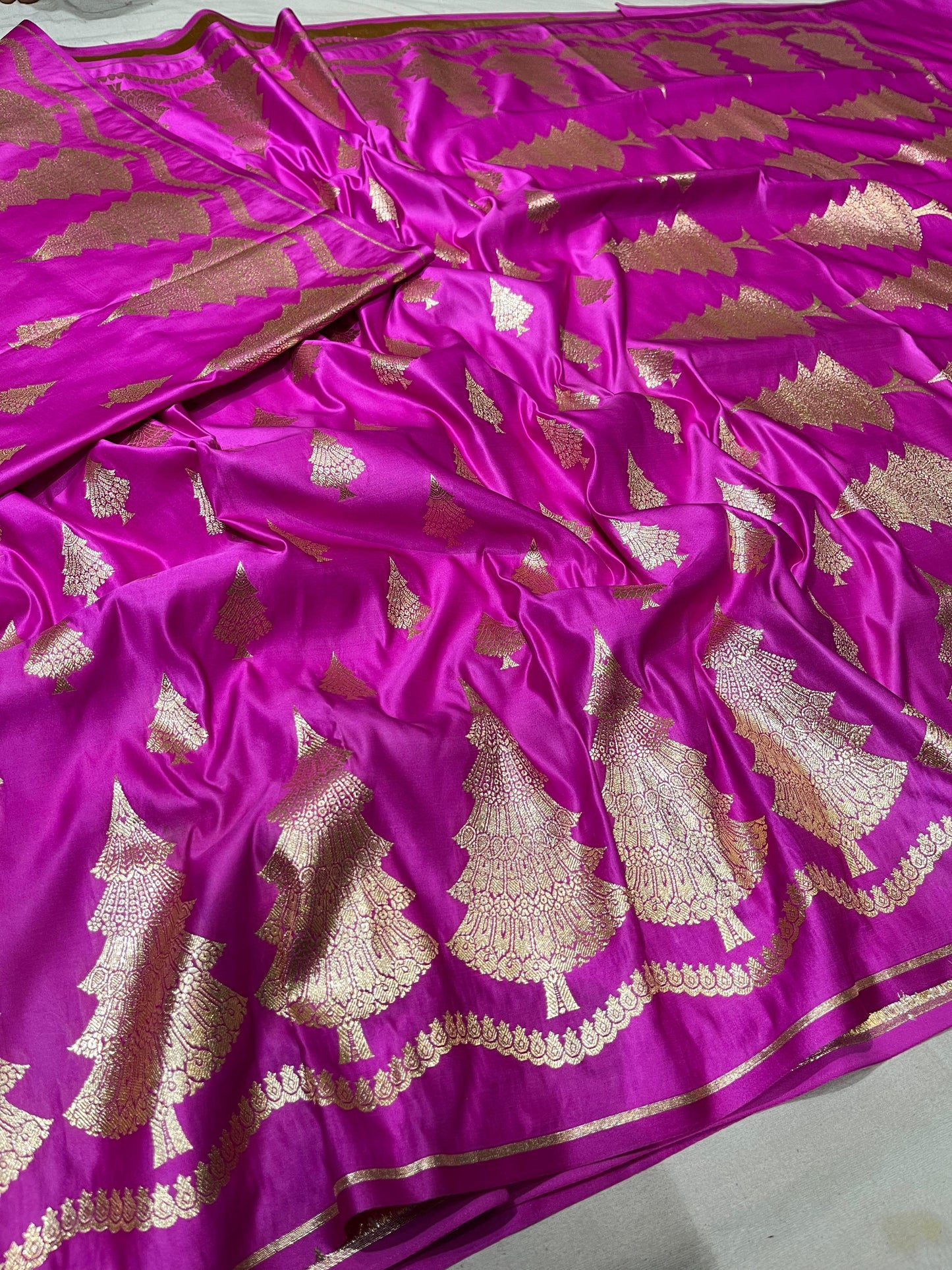 Bridal Pure Silk Satin Pure Handloom Banarasi Saree