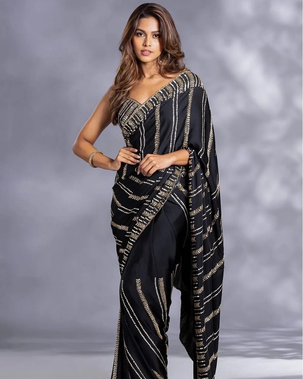 sequines saree for engagement parties